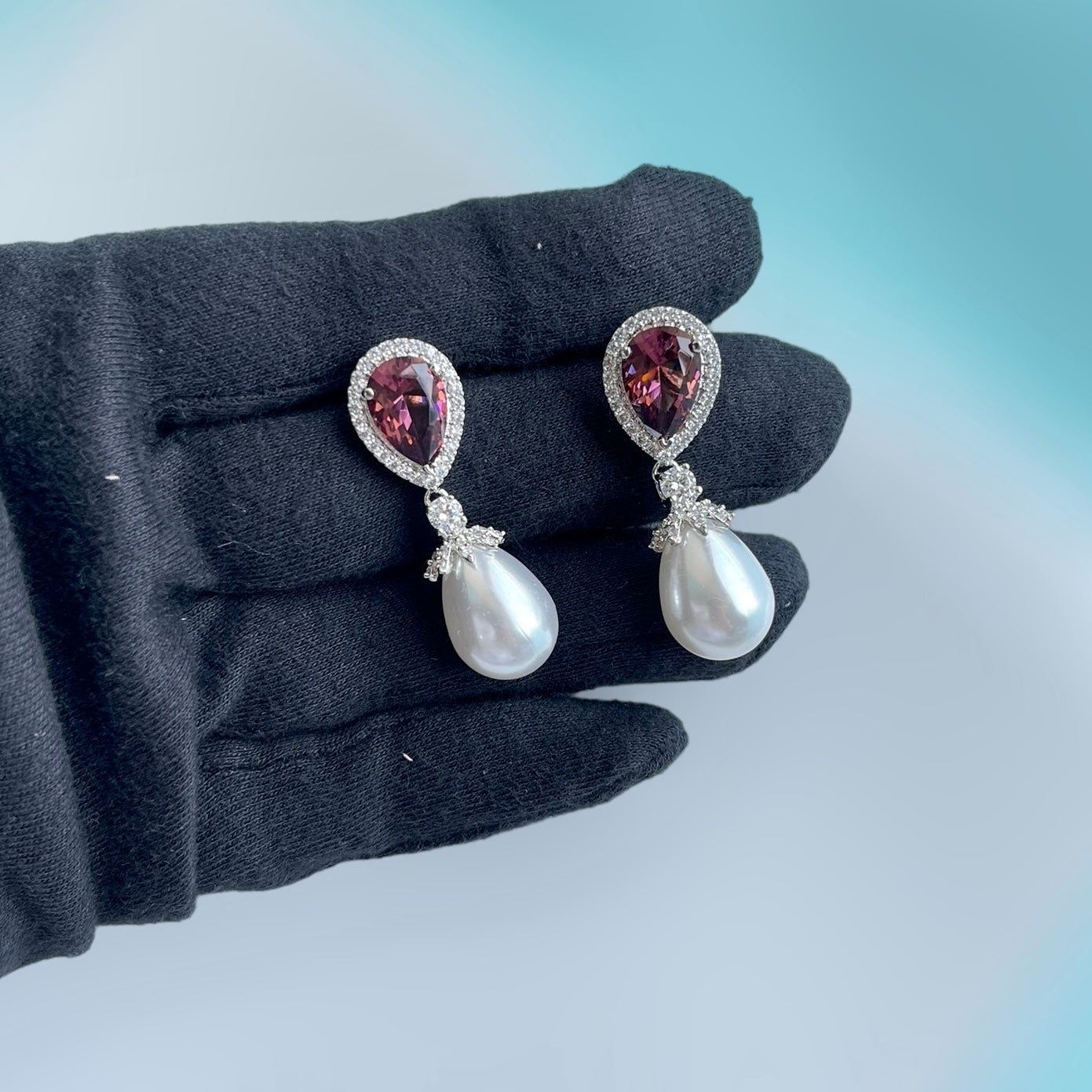 MInimella pearl pear earring