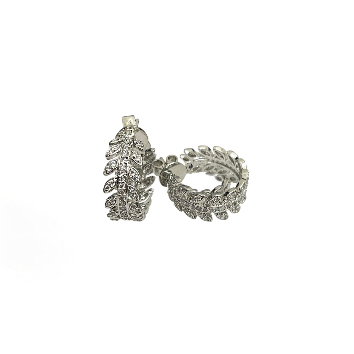 Leafy diamond loop