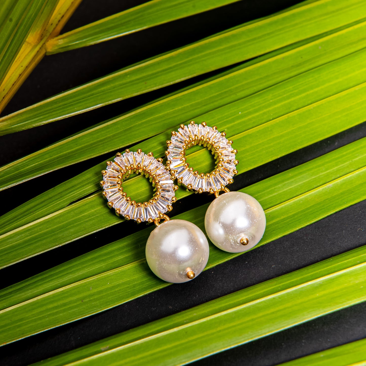 Baguette pearl stud