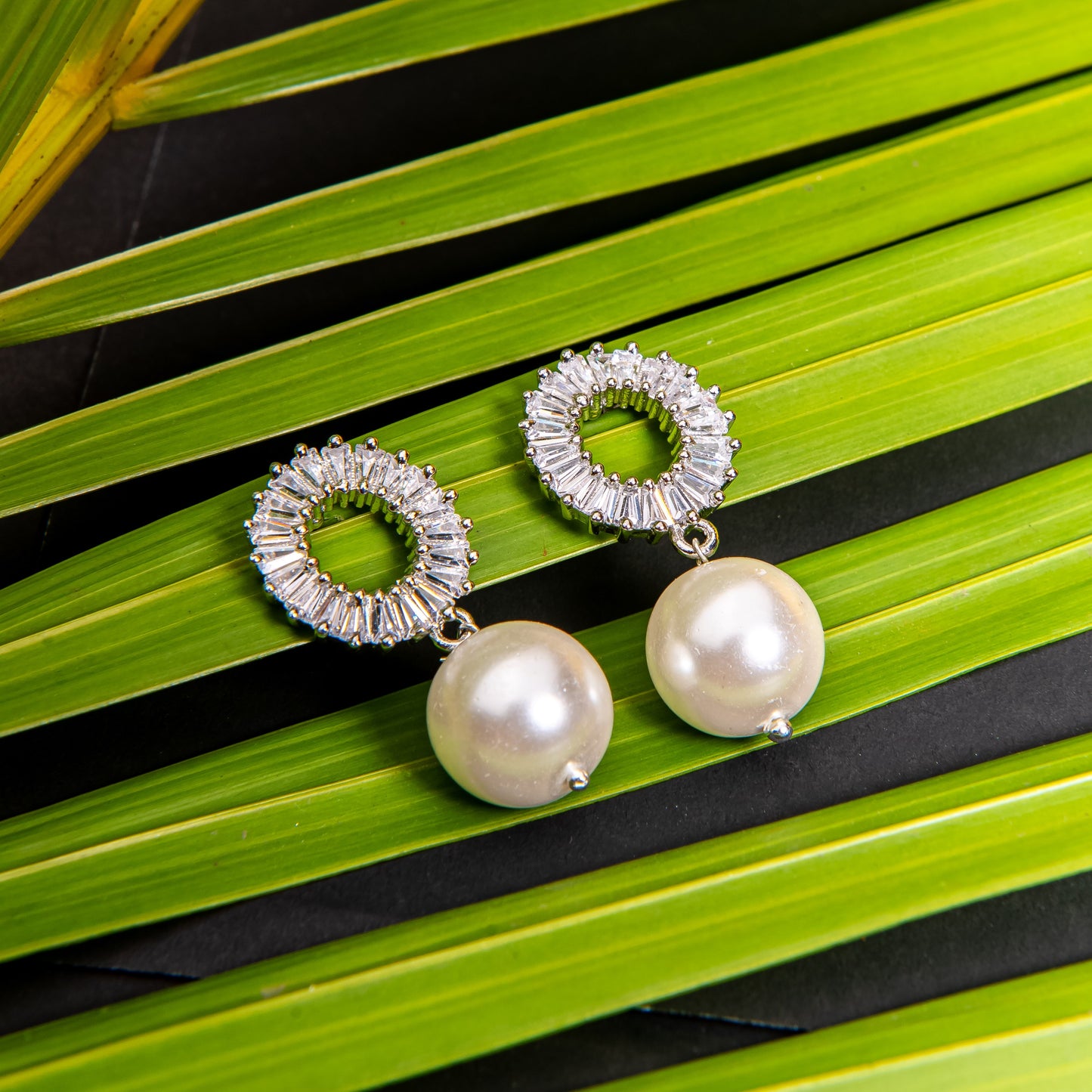 Baguette pearl stud