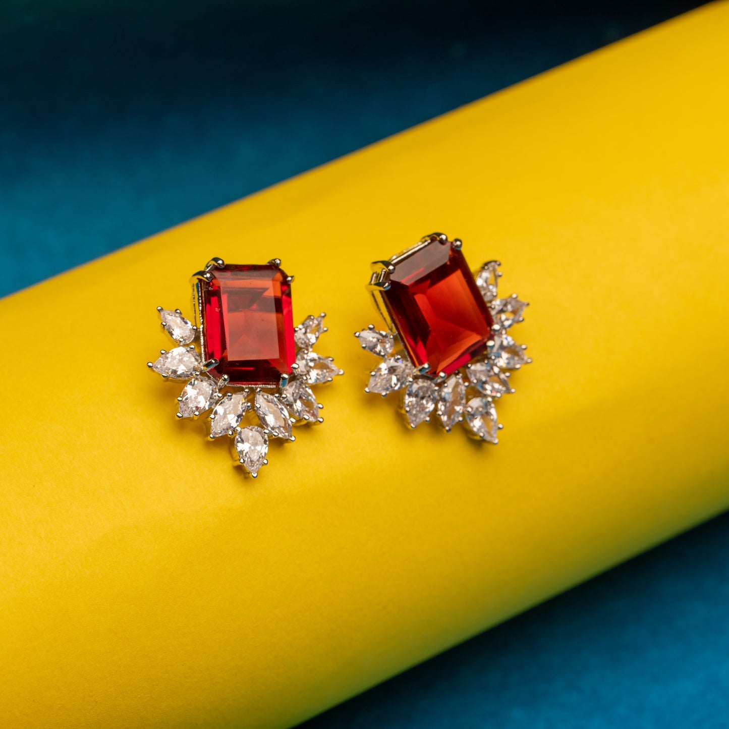 Crystal sparkle stud earring