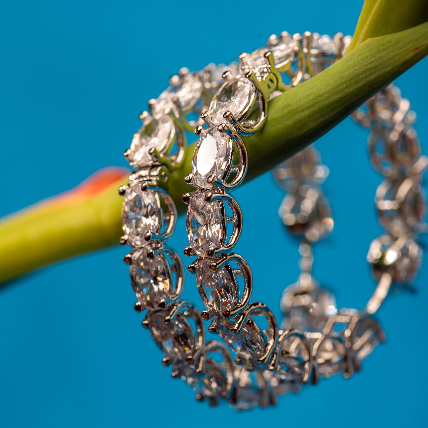 Ever gleam loop earring