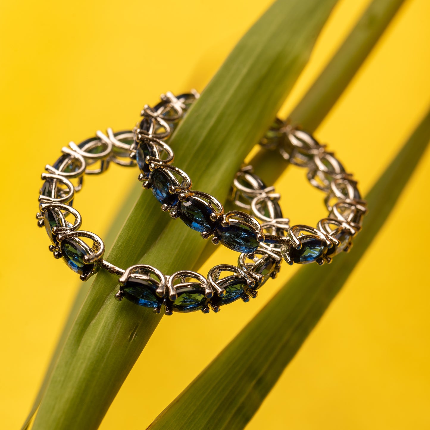 Ever gleam loop earring