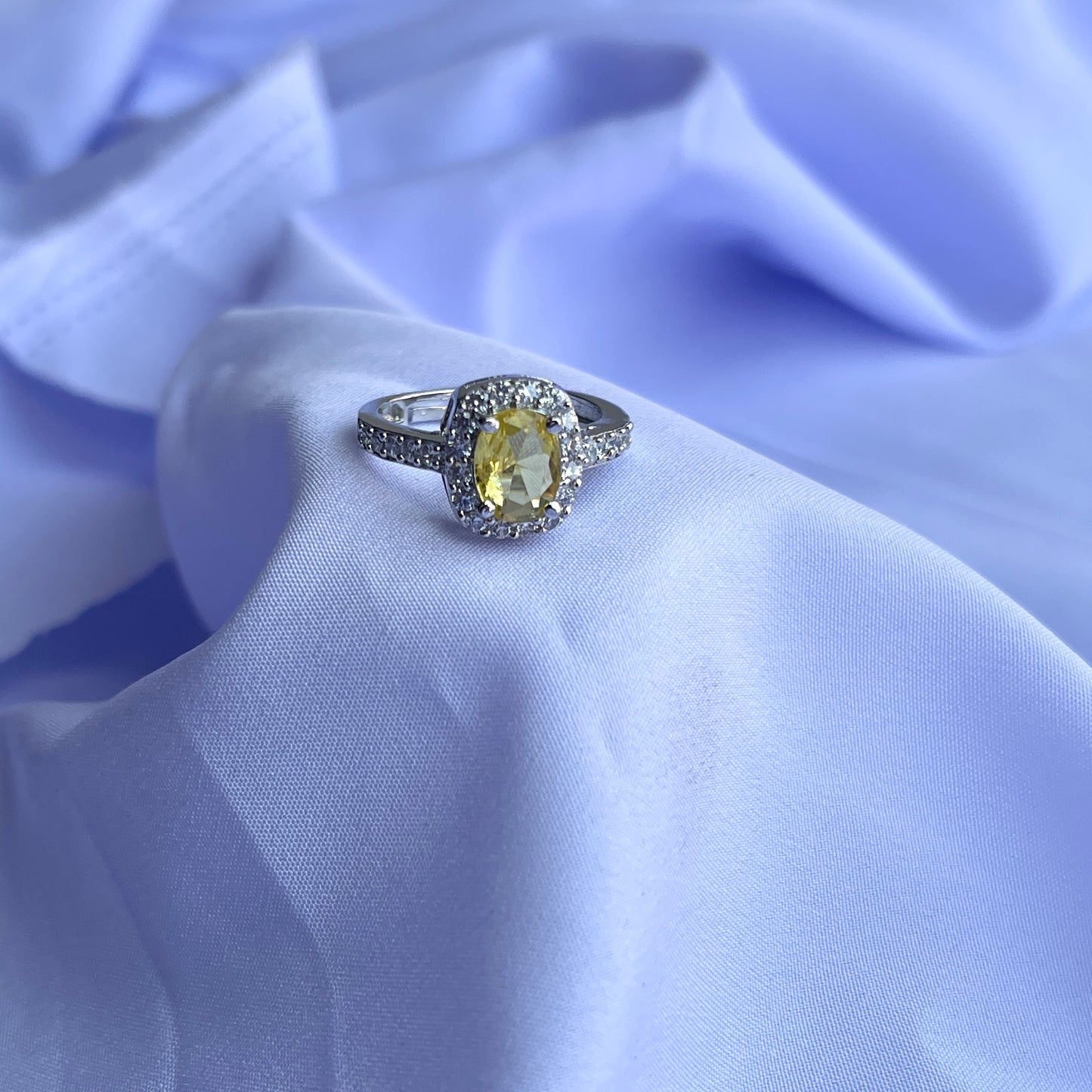 Grandeur engaged ring