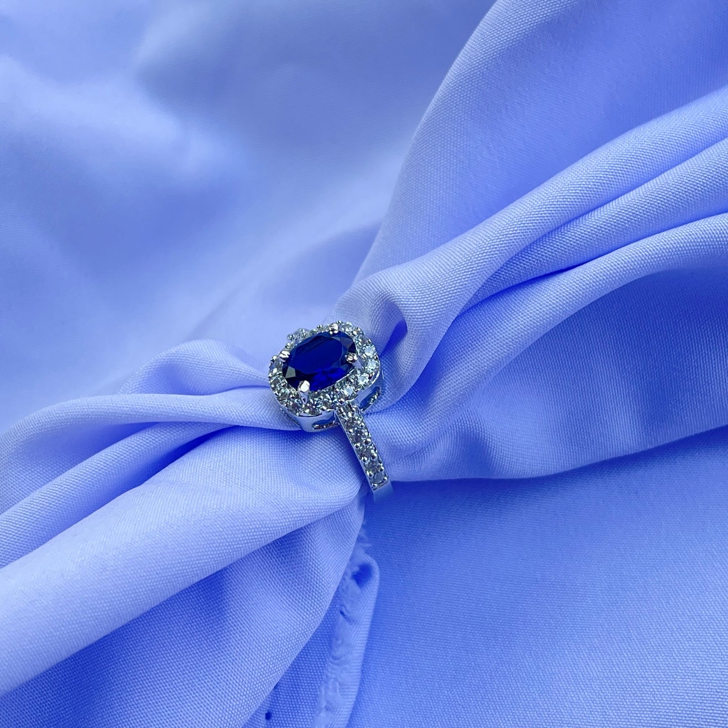 Grandeur engaged ring