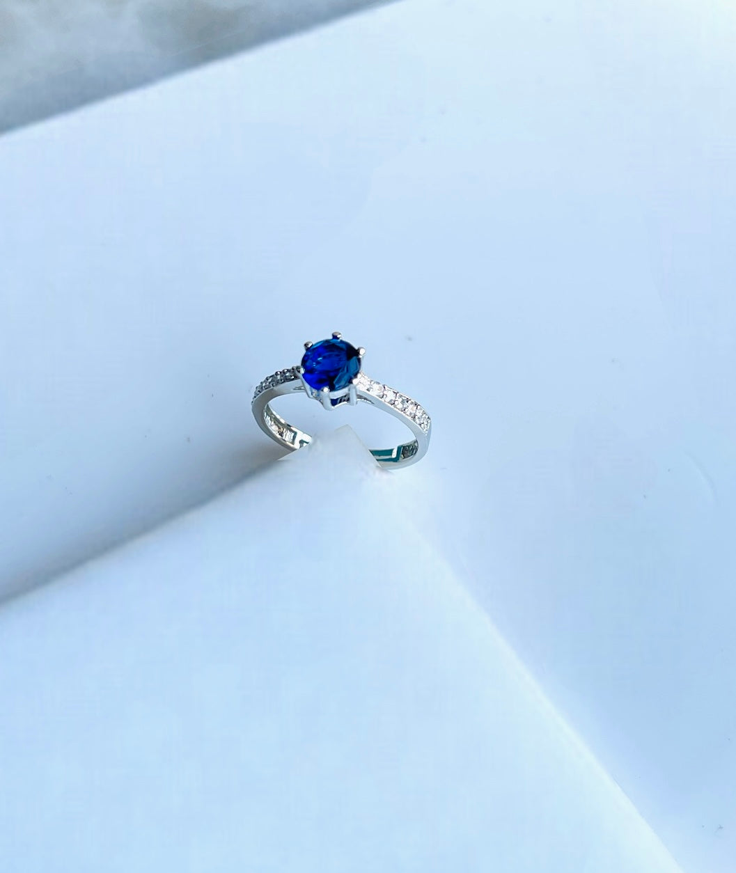 Gen z solitaire ring