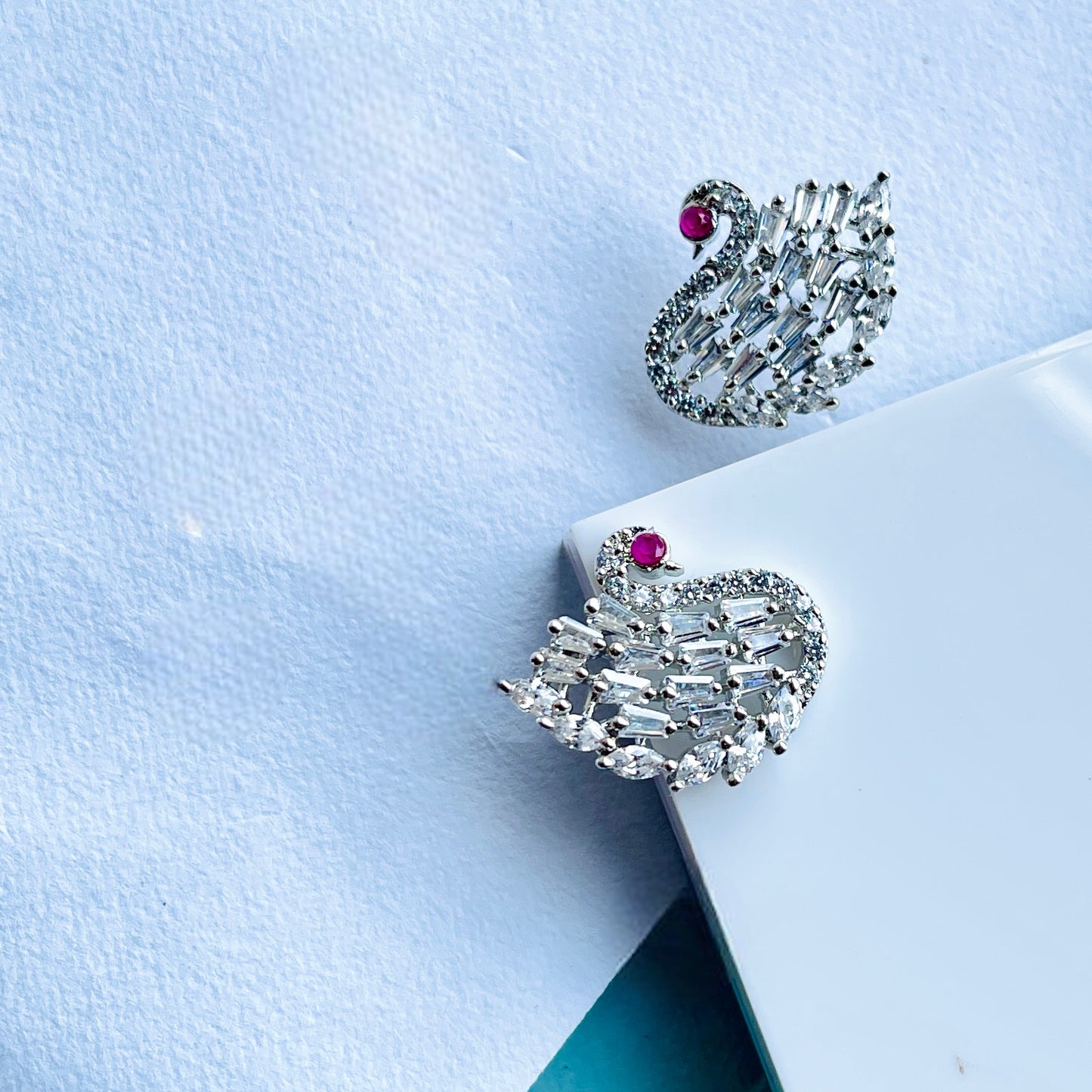Swan crystal stud earring