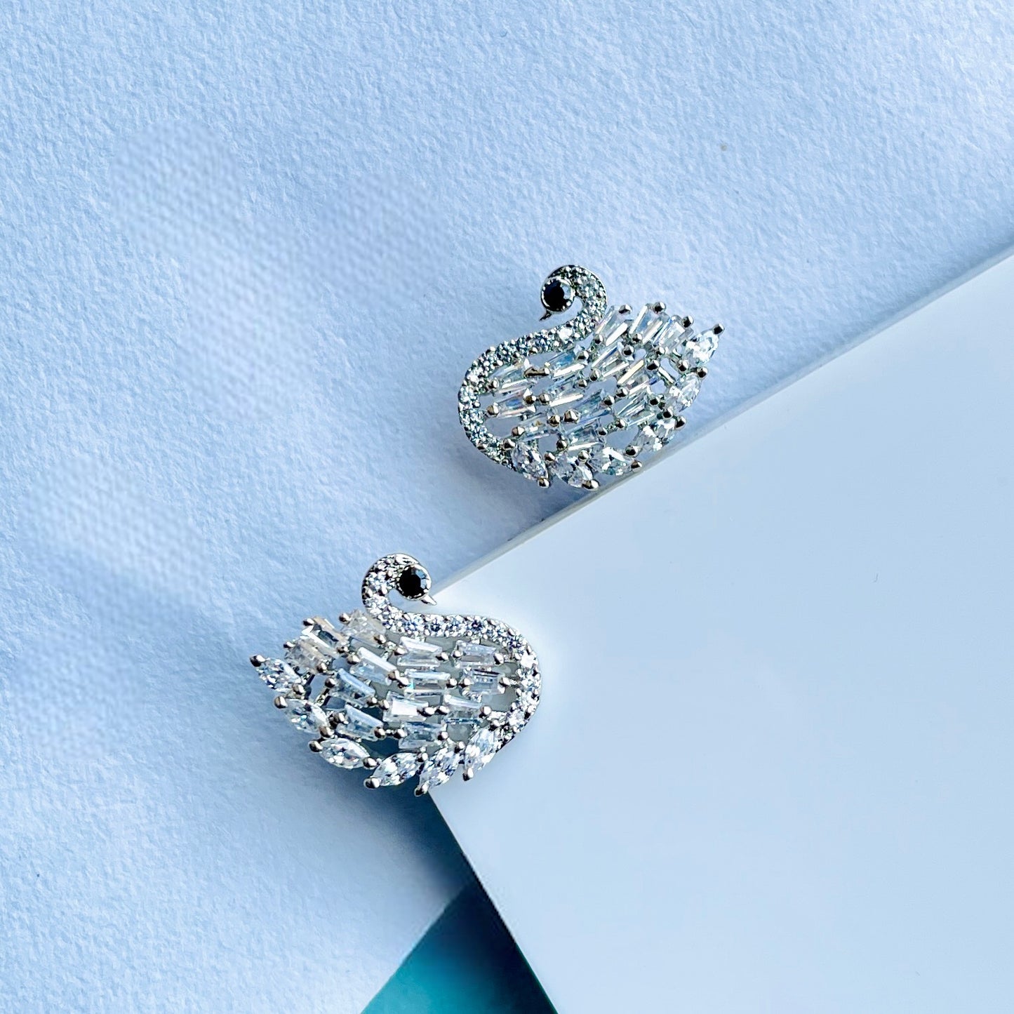 Swan crystal stud earring