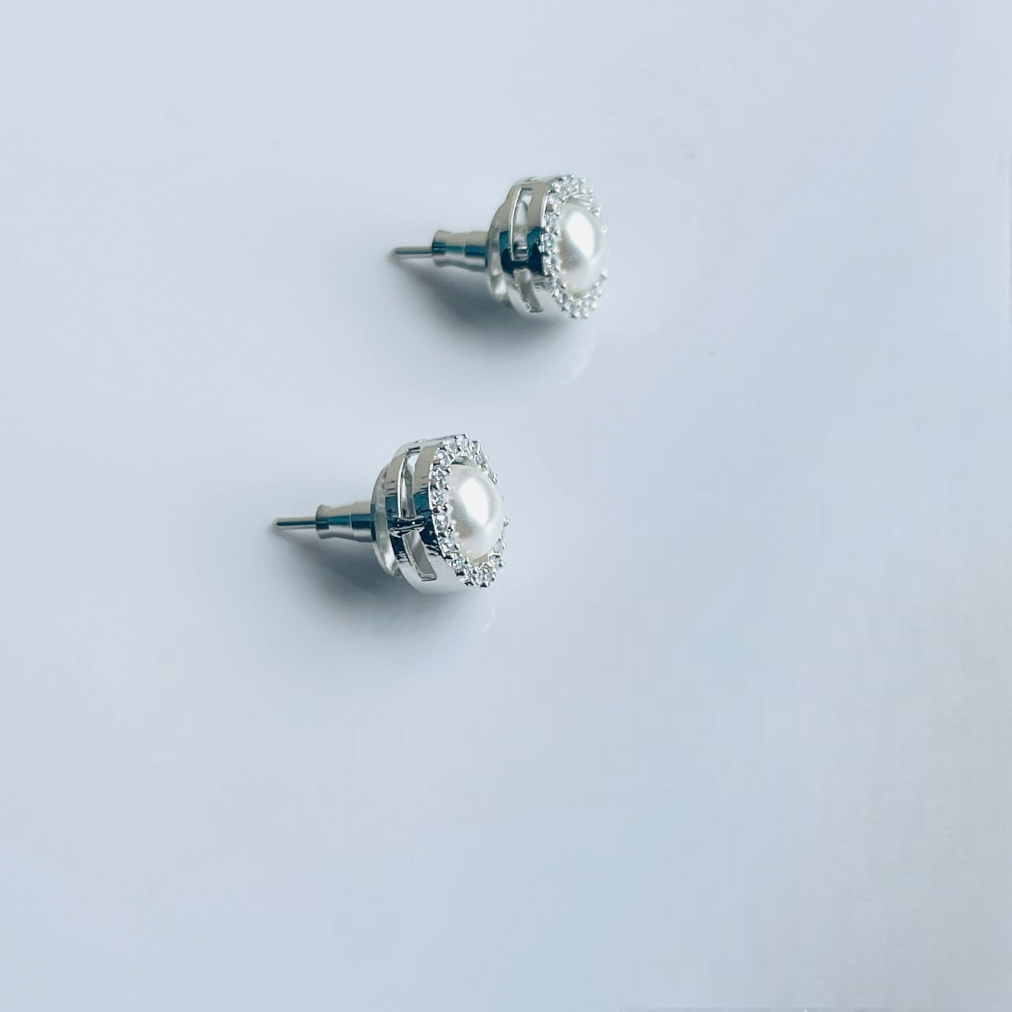 Minimella pearl zircon stud