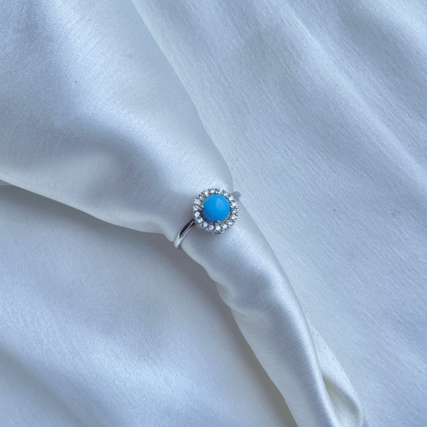 Solitaire halo ring