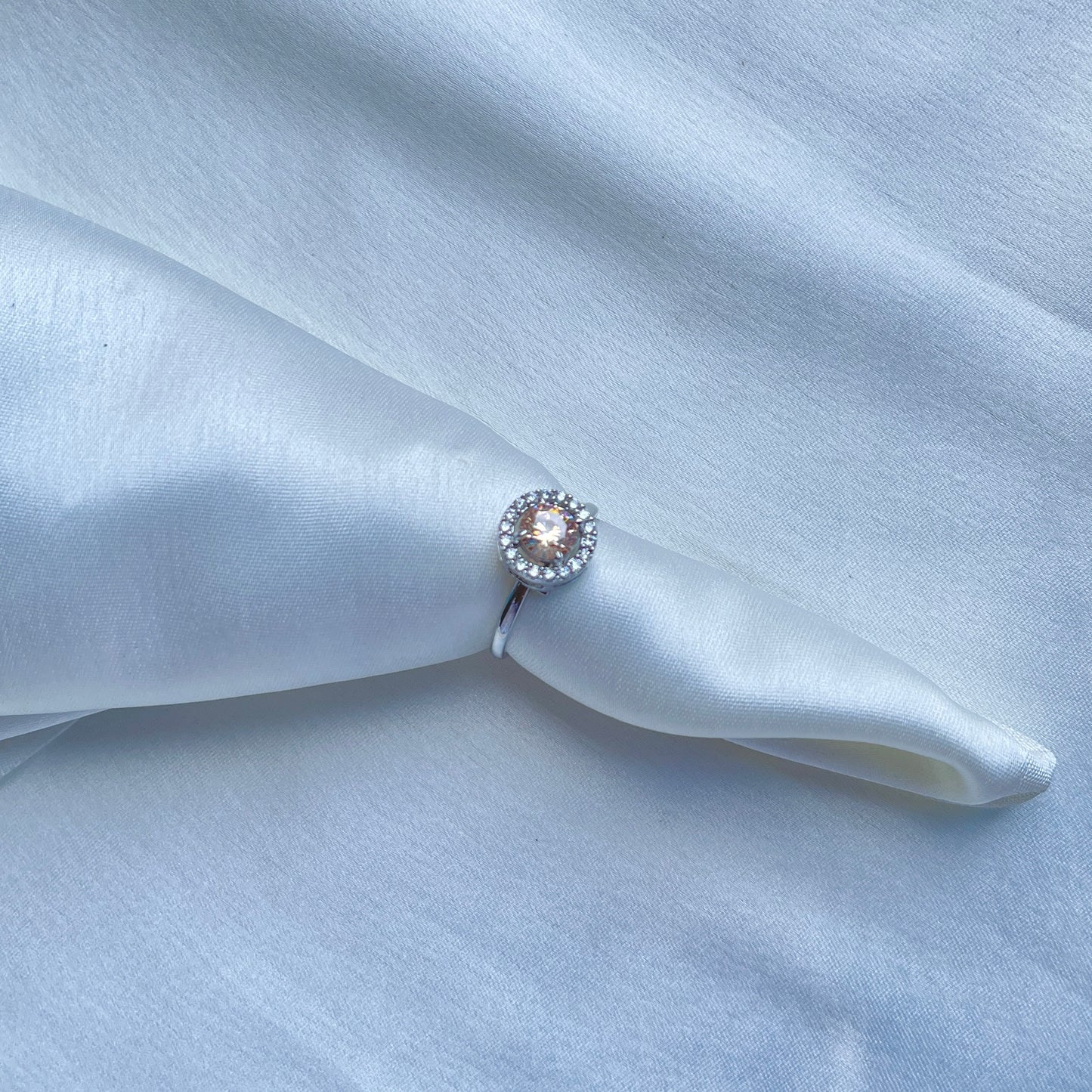 Solitaire halo ring