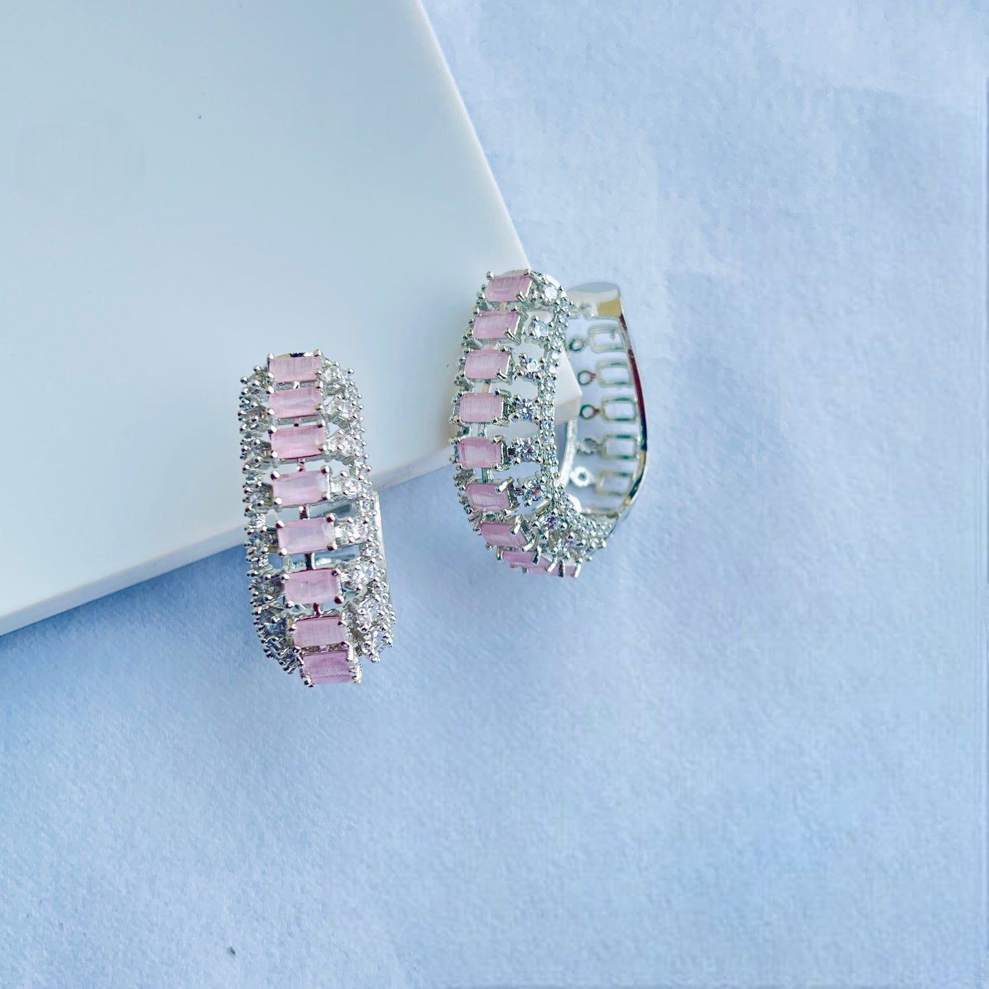 Uva baguette zircon loop