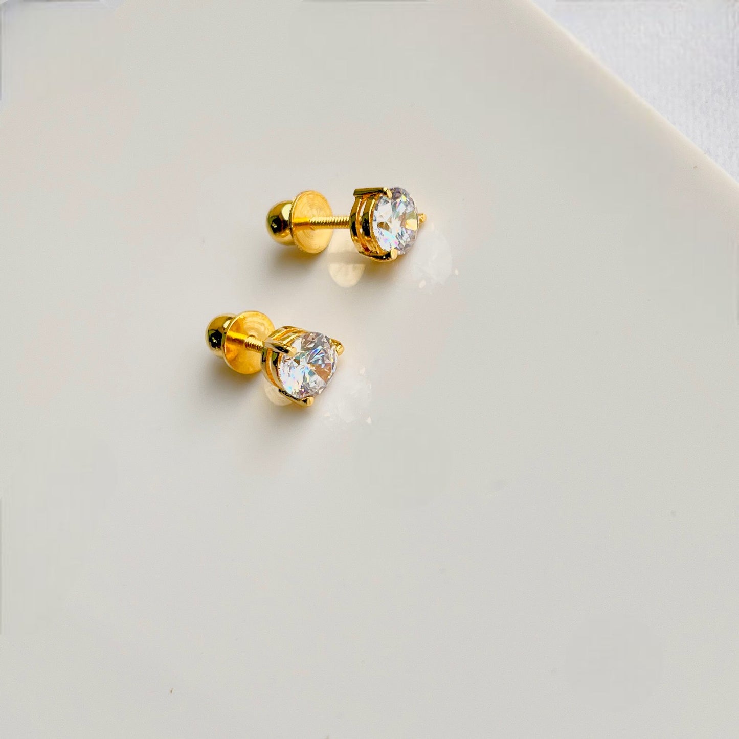Gen Z solitaire stud