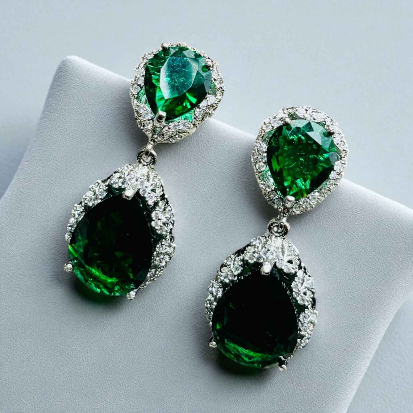 Tithirian exotic earring