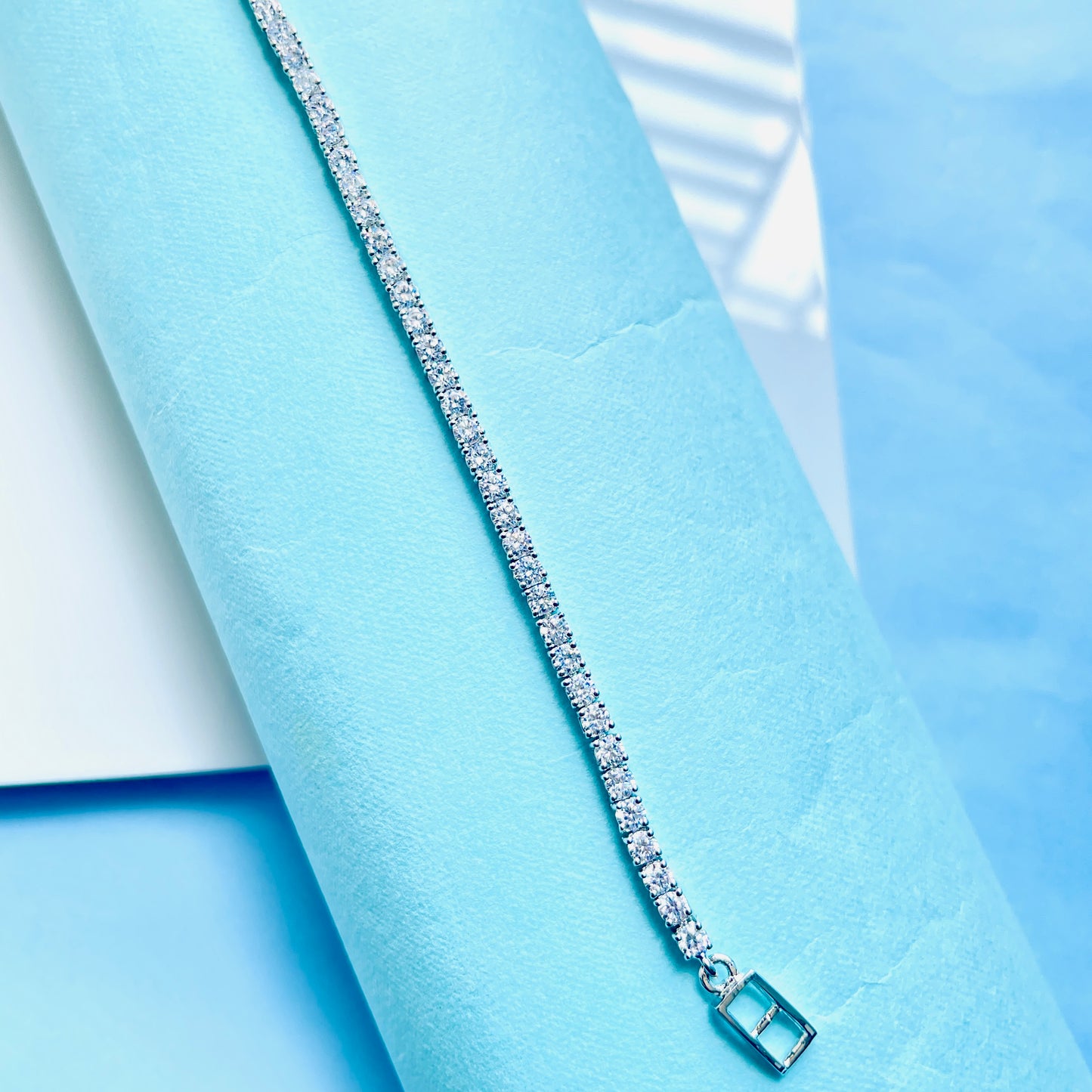 Solitaire tennis bracelet