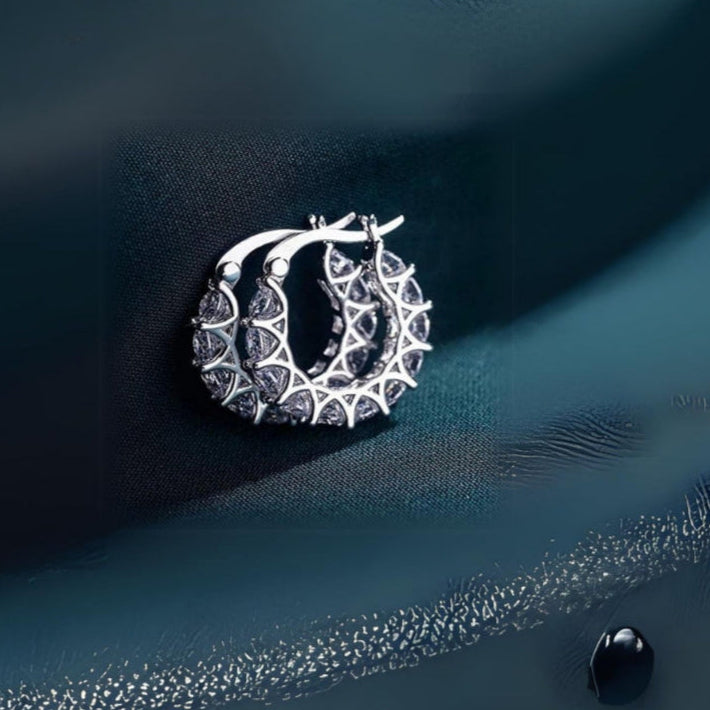 Solitaire sparkling hoop