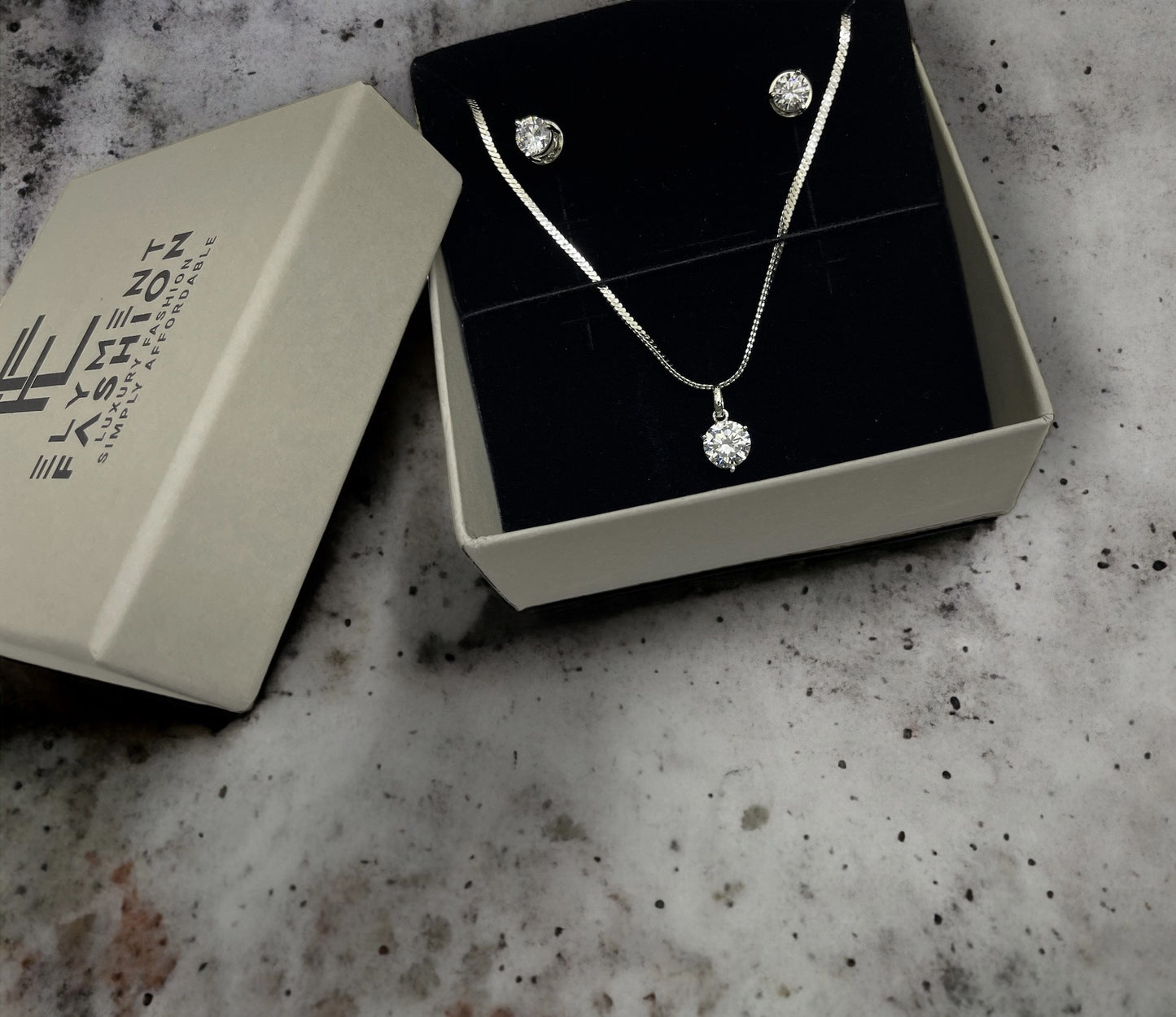 Solitaire charm pendant set