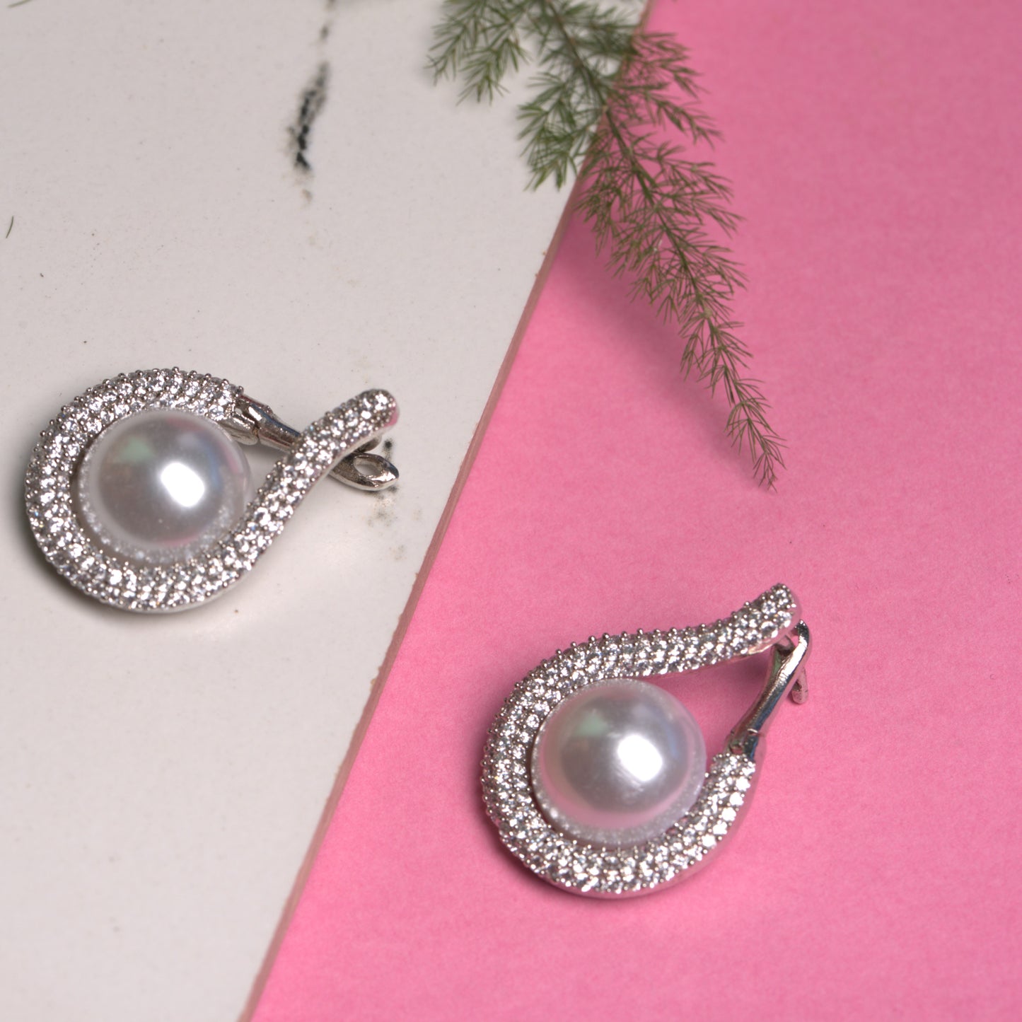 Pearly girl stud earring