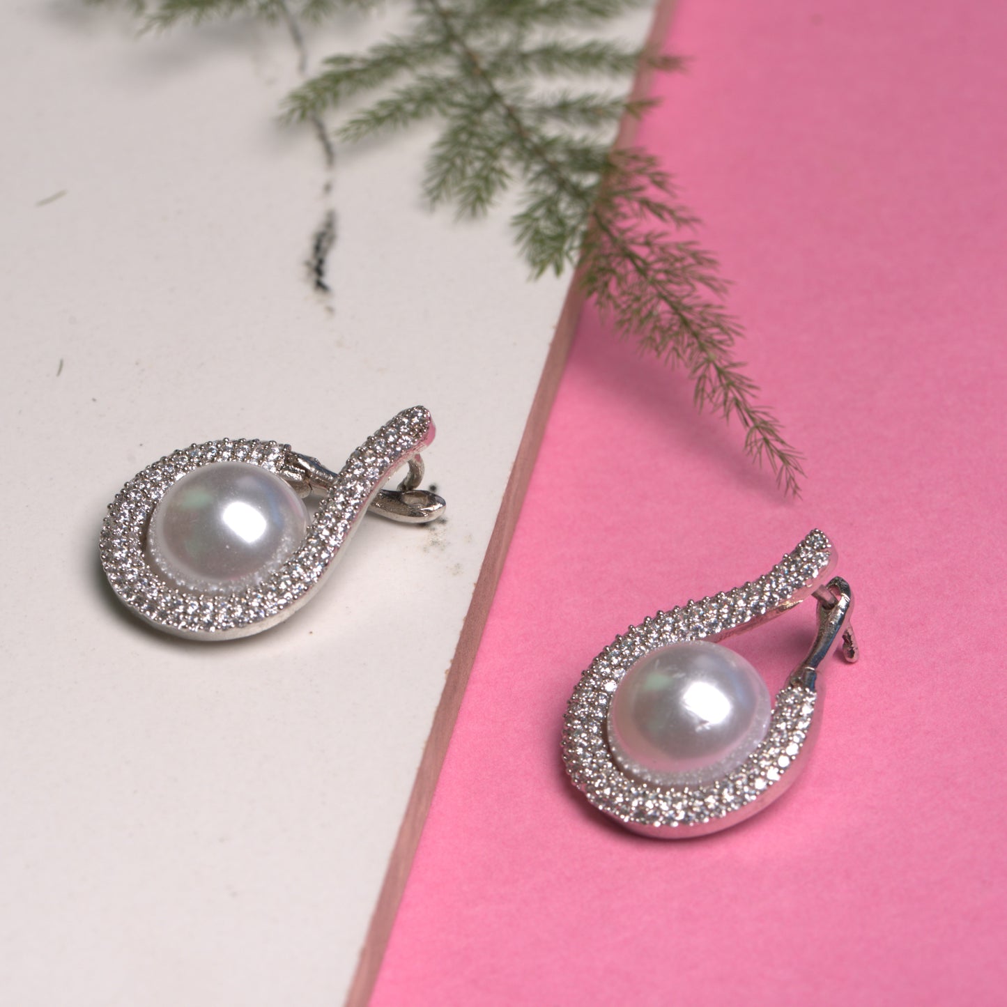 Pearly girl stud earring