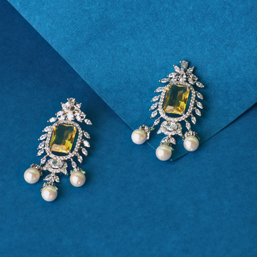 Pearly glaze pearl earring