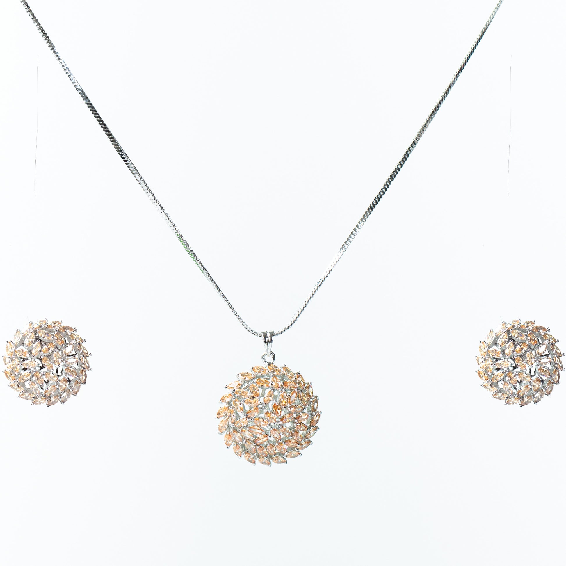 Marquila round sparkle pendant set Online