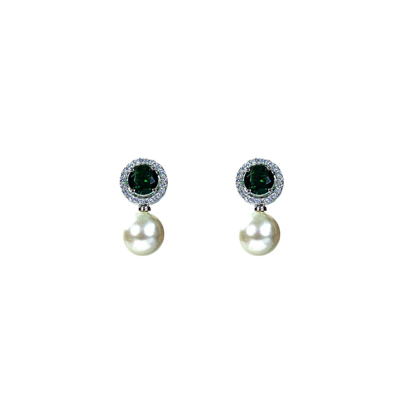 Beautiful Women pearl round stud earring Online