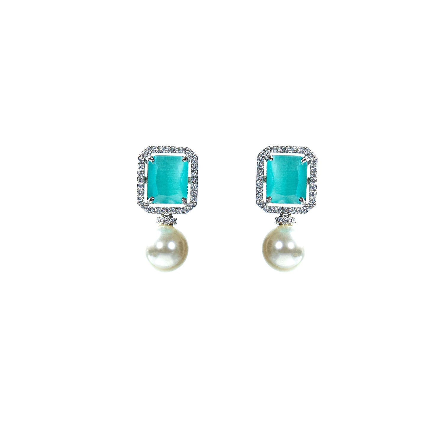Beautiful Women's pearl Stud Earring Online