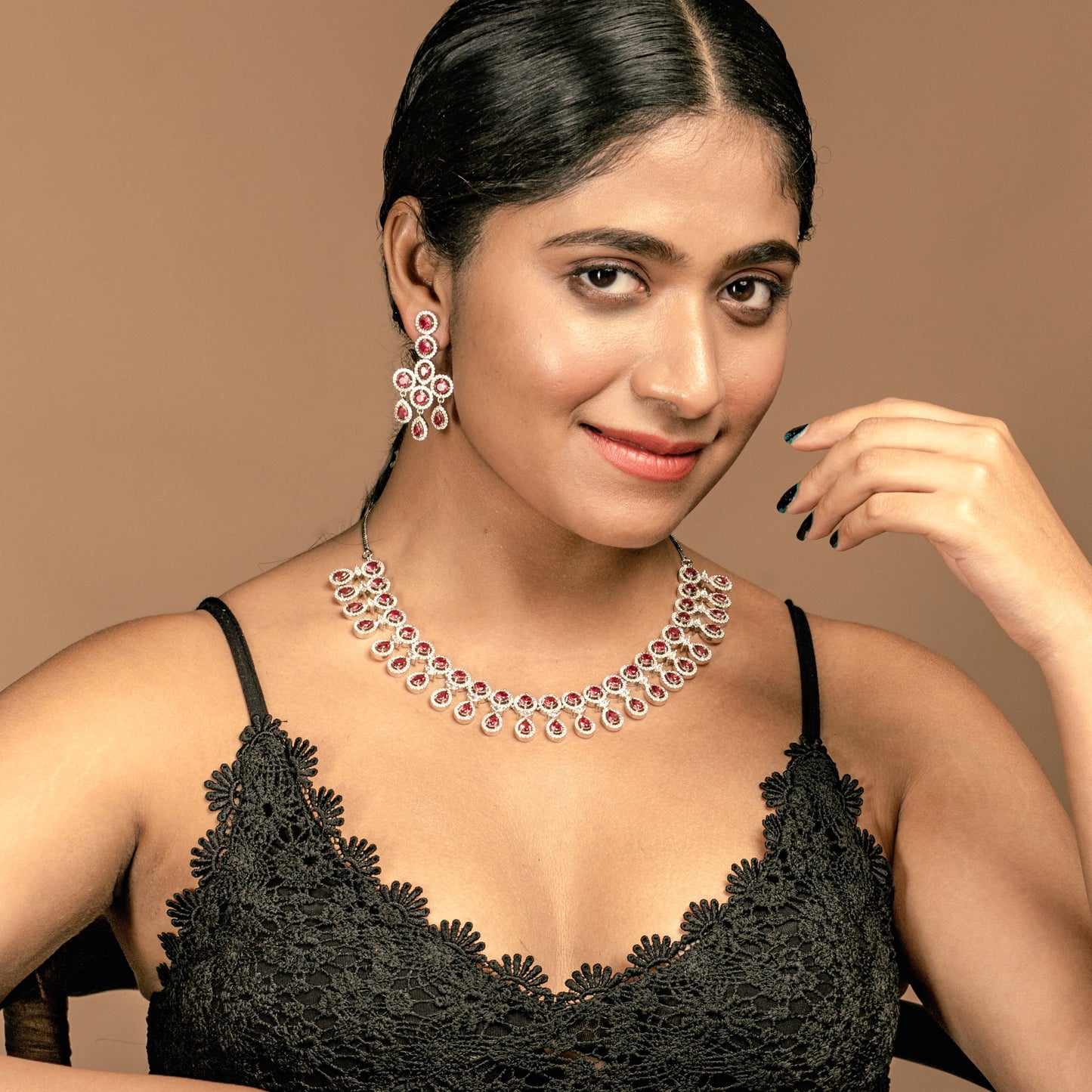 Beautiful Pearto statement necklace set