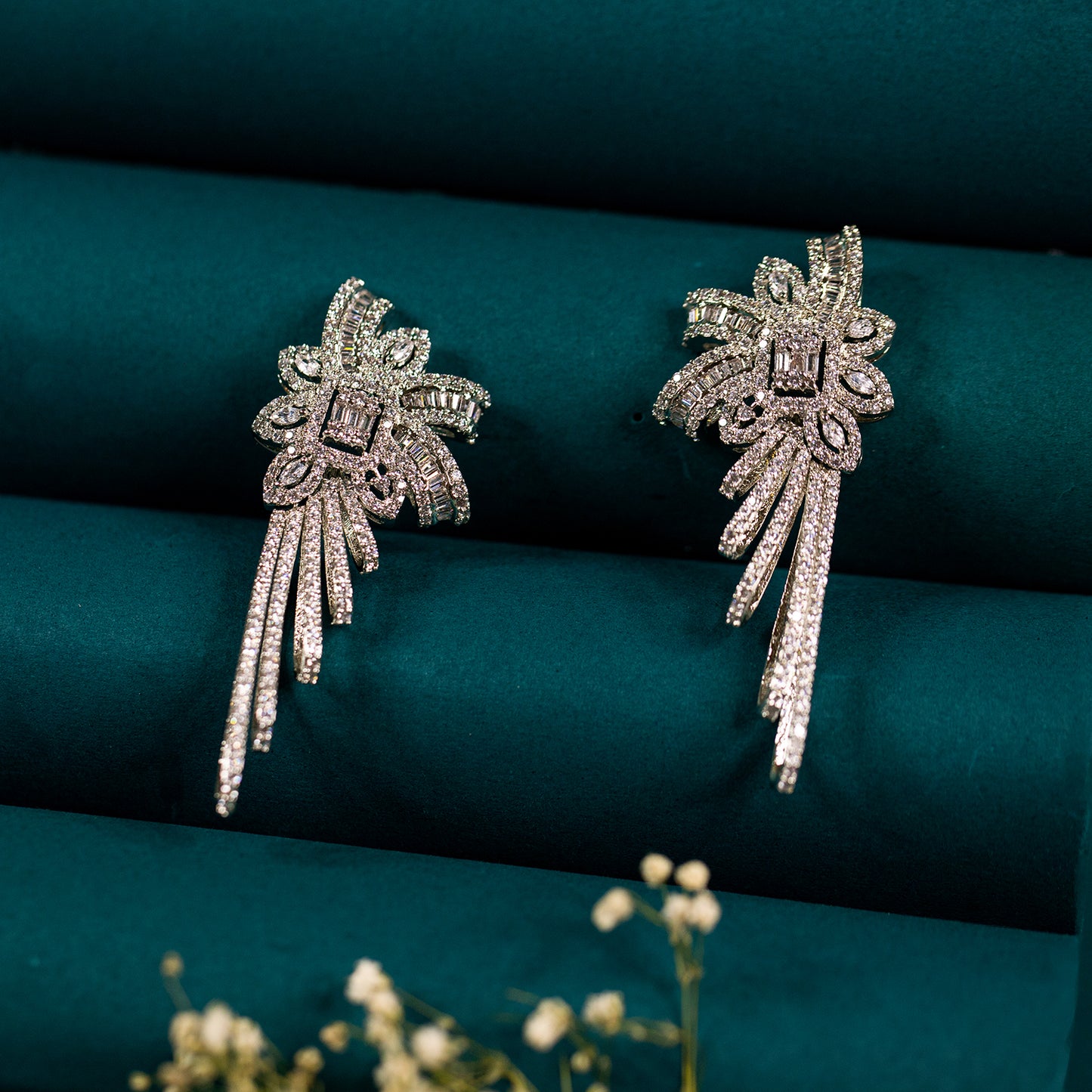 Crest western zircon earring Online