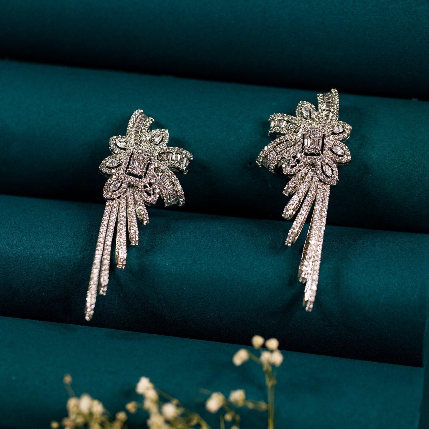 Crest western zircon earring Online