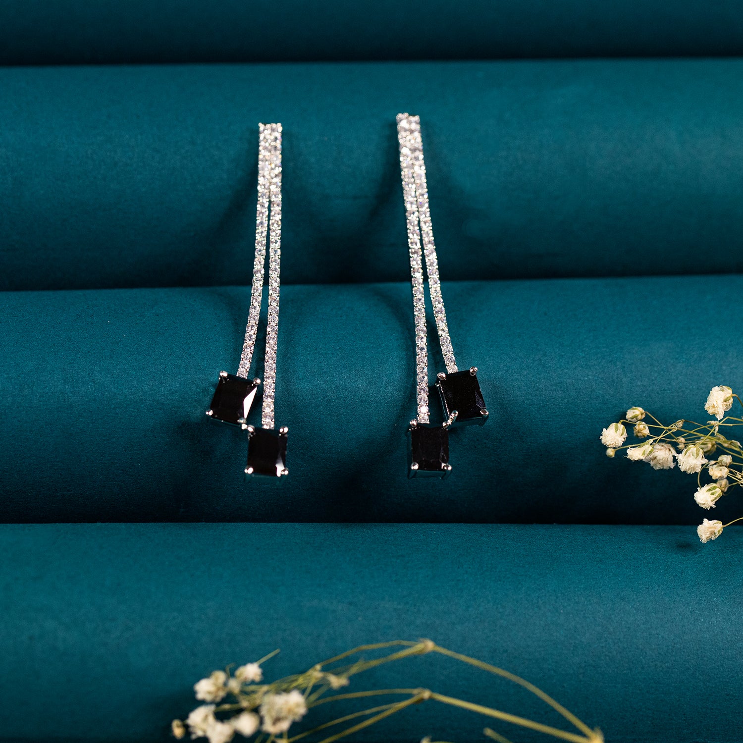 Classy zircon earring Online