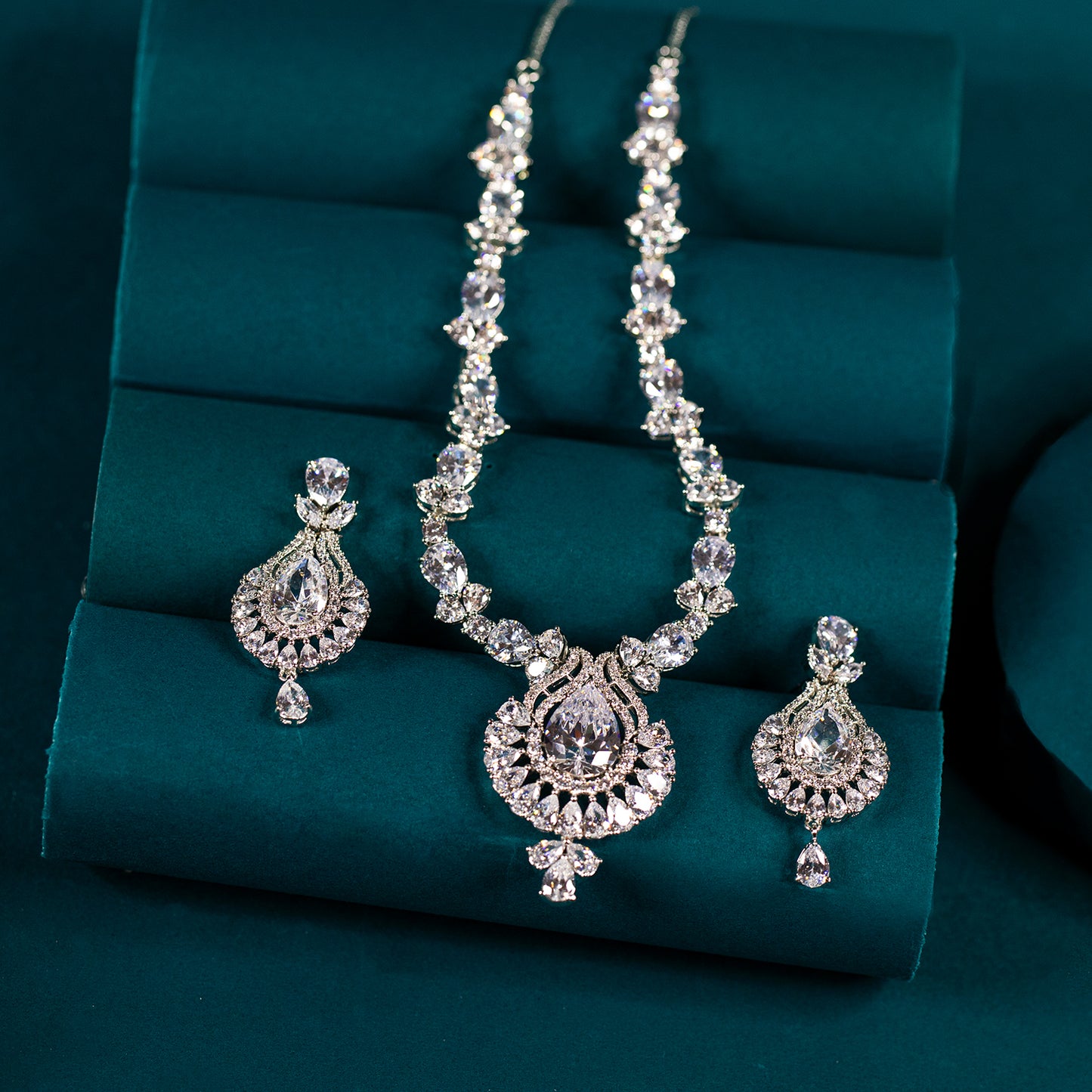 Beautiful Eternia ethnic zircon necklace Set Online
