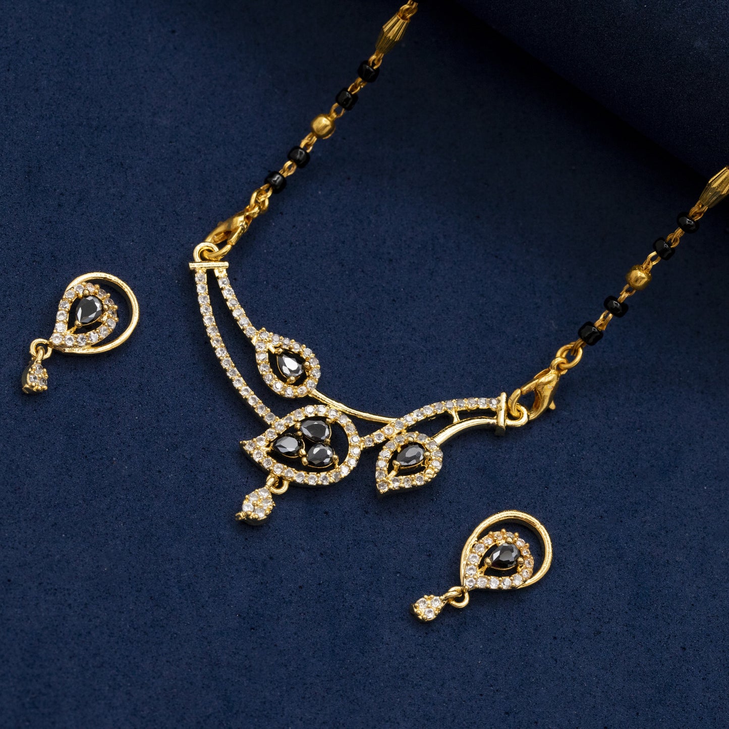 Buy Beautiful necklace Set Online