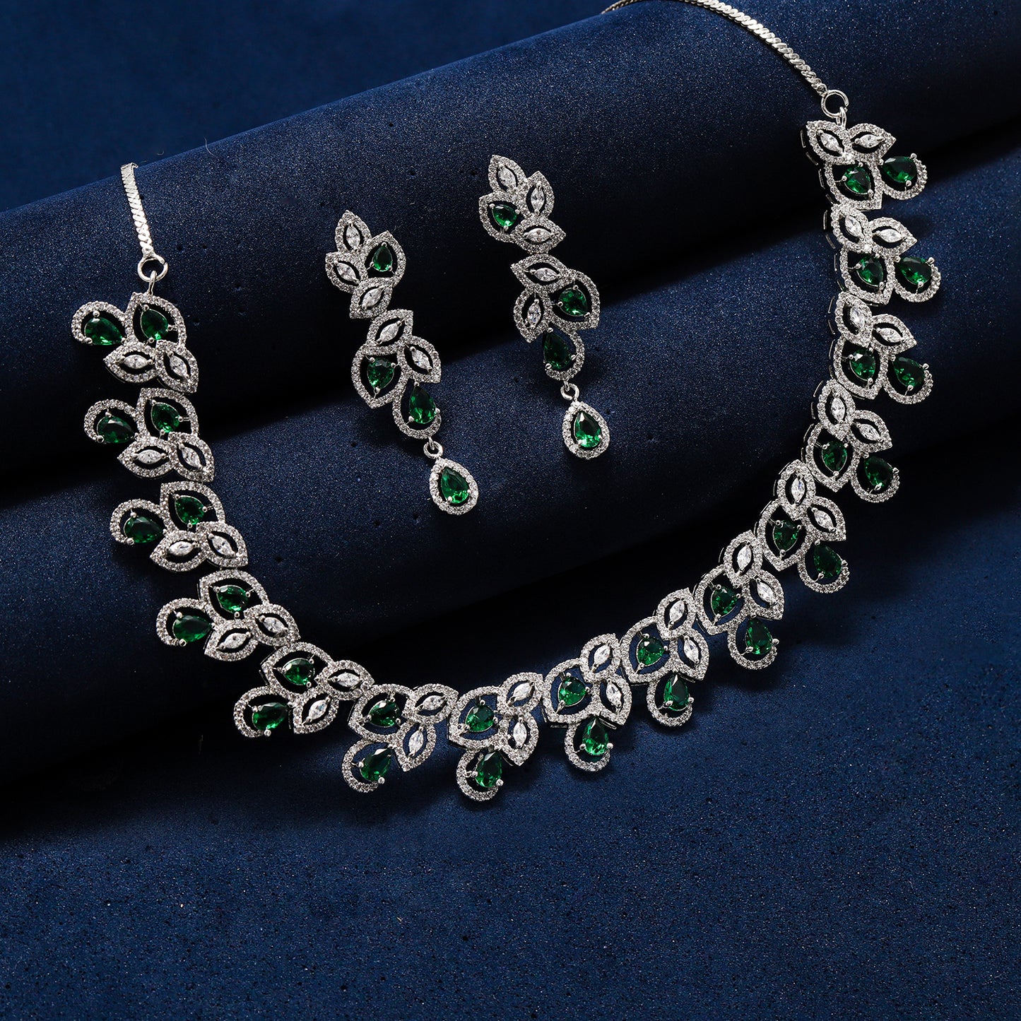 Beautiful Marquilia zircon necklace Set Online