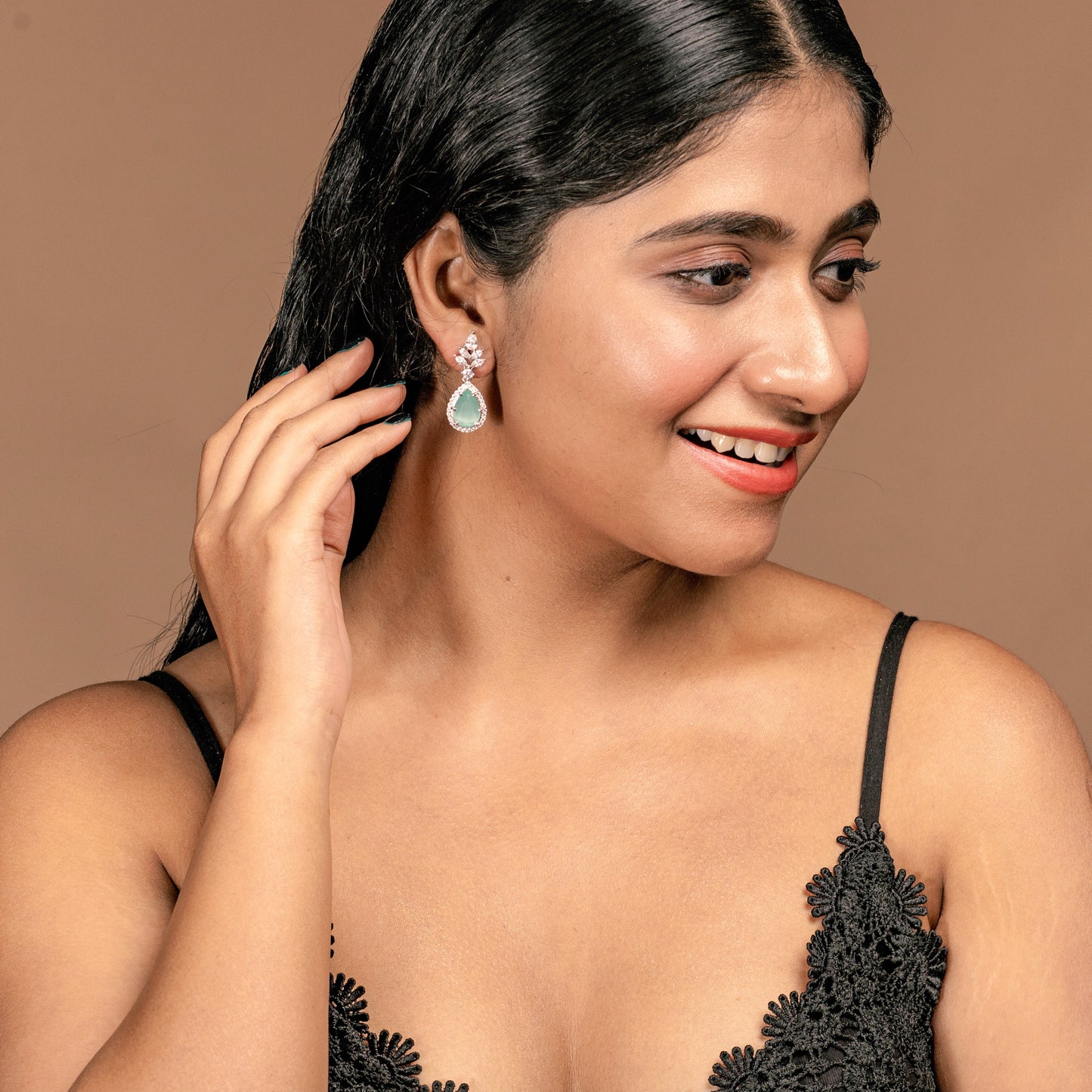 Beautiful Women pear zircon earring Online