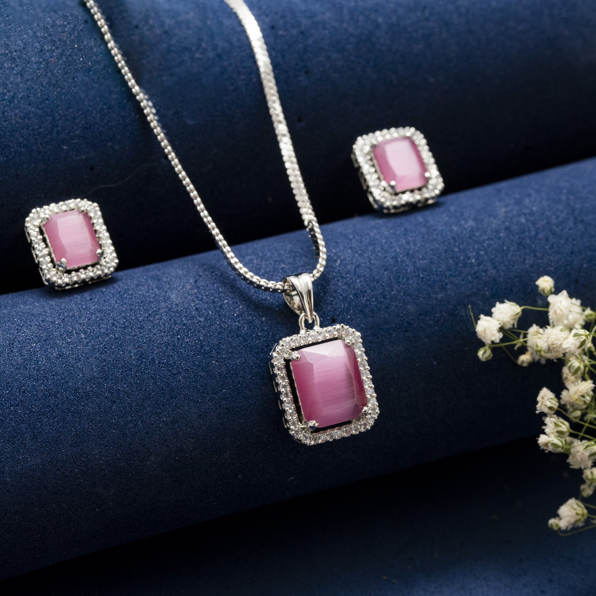 Buy Charm octo pendant set Online