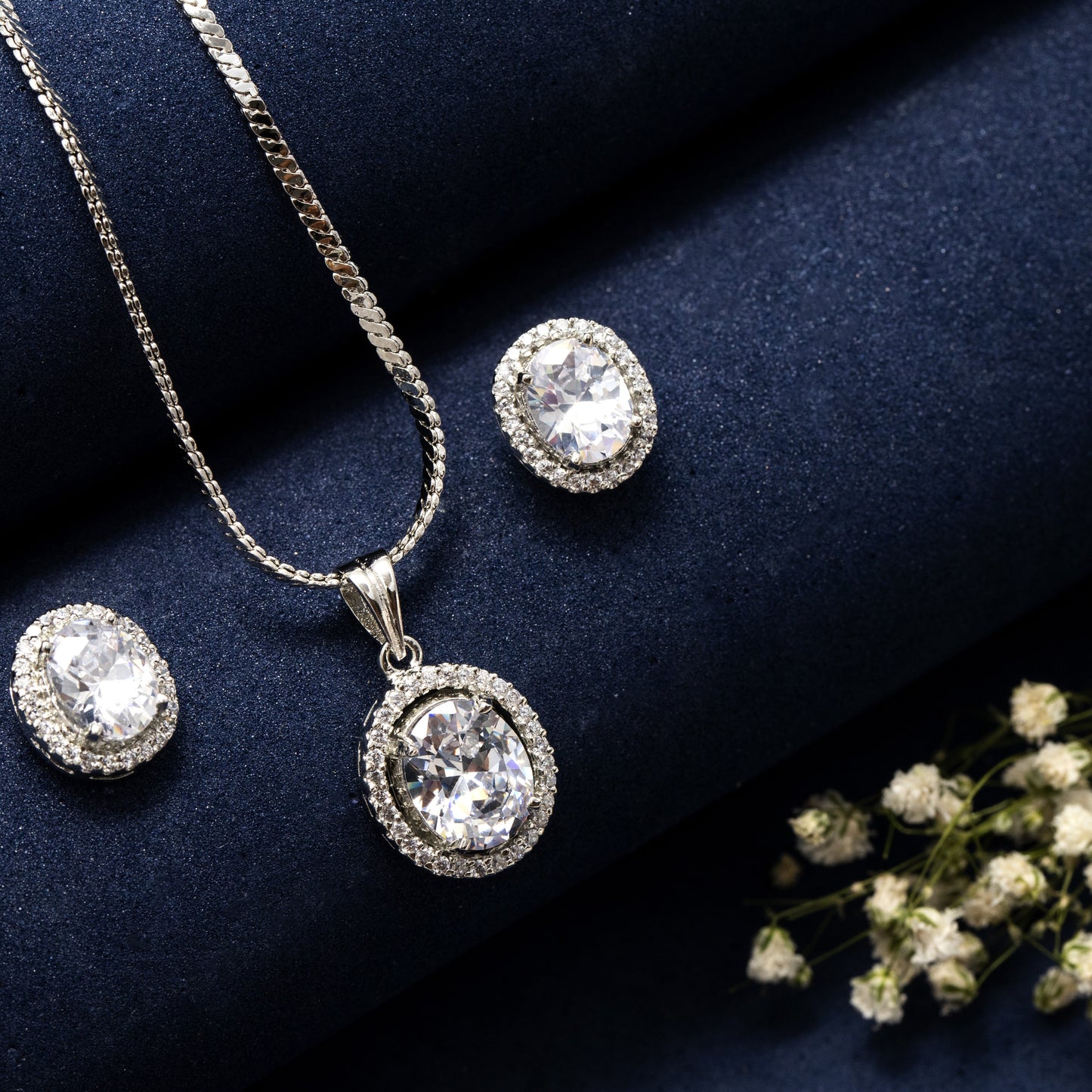 Buy Charm oval pendant set Online