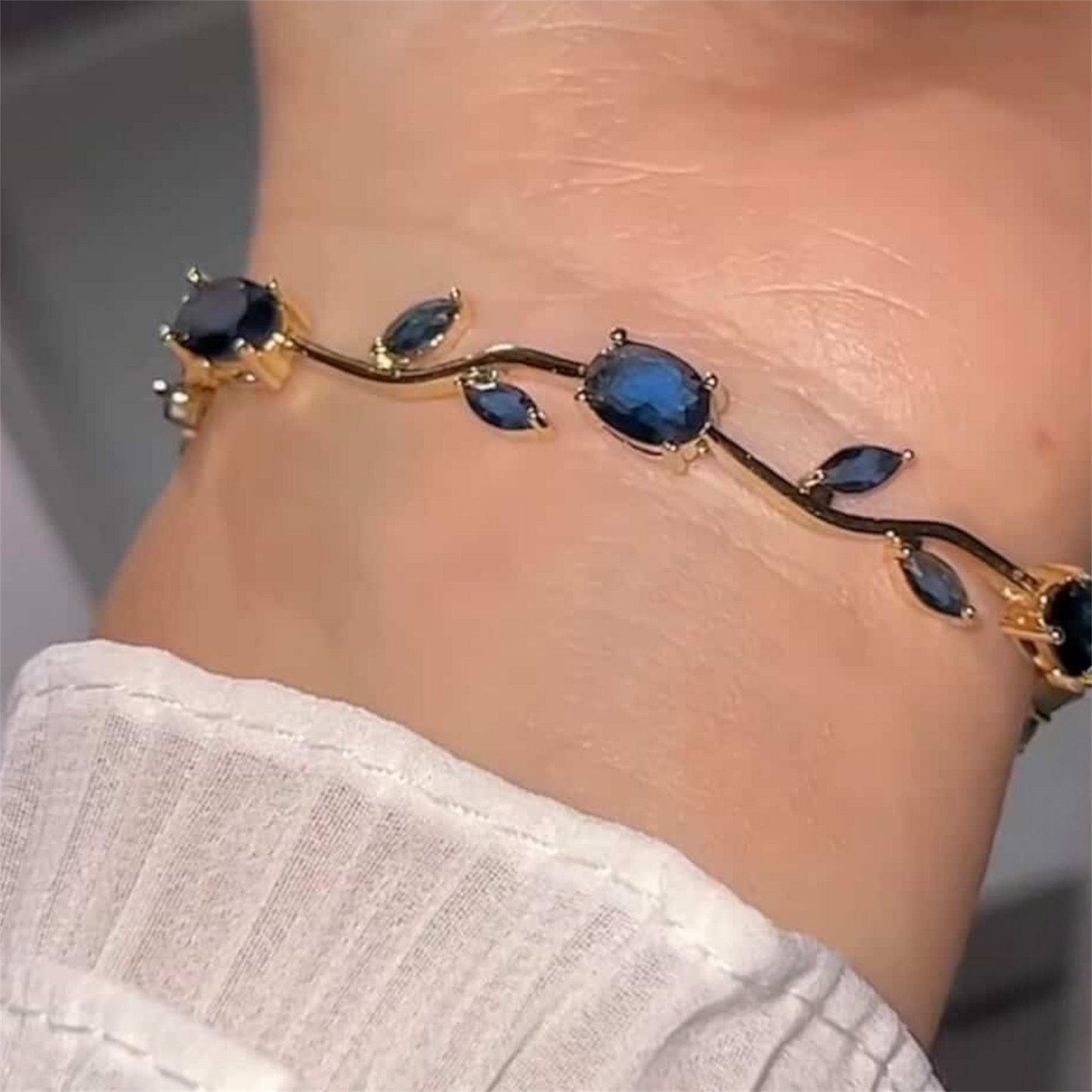 Leafy garden tennis bracelet