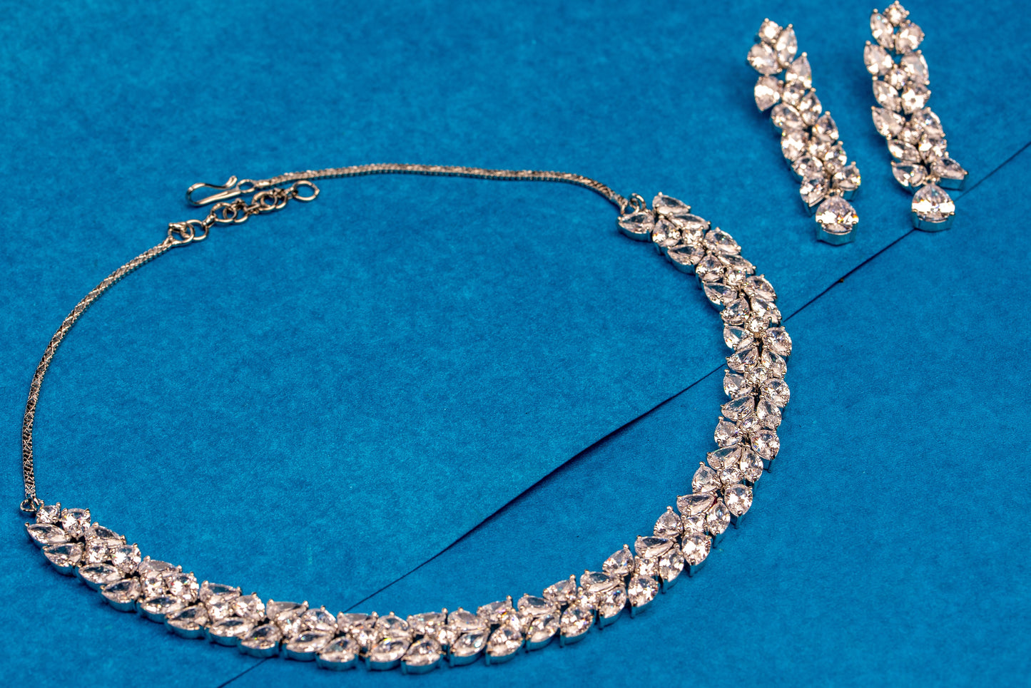 Eleganza shimmer necklace set