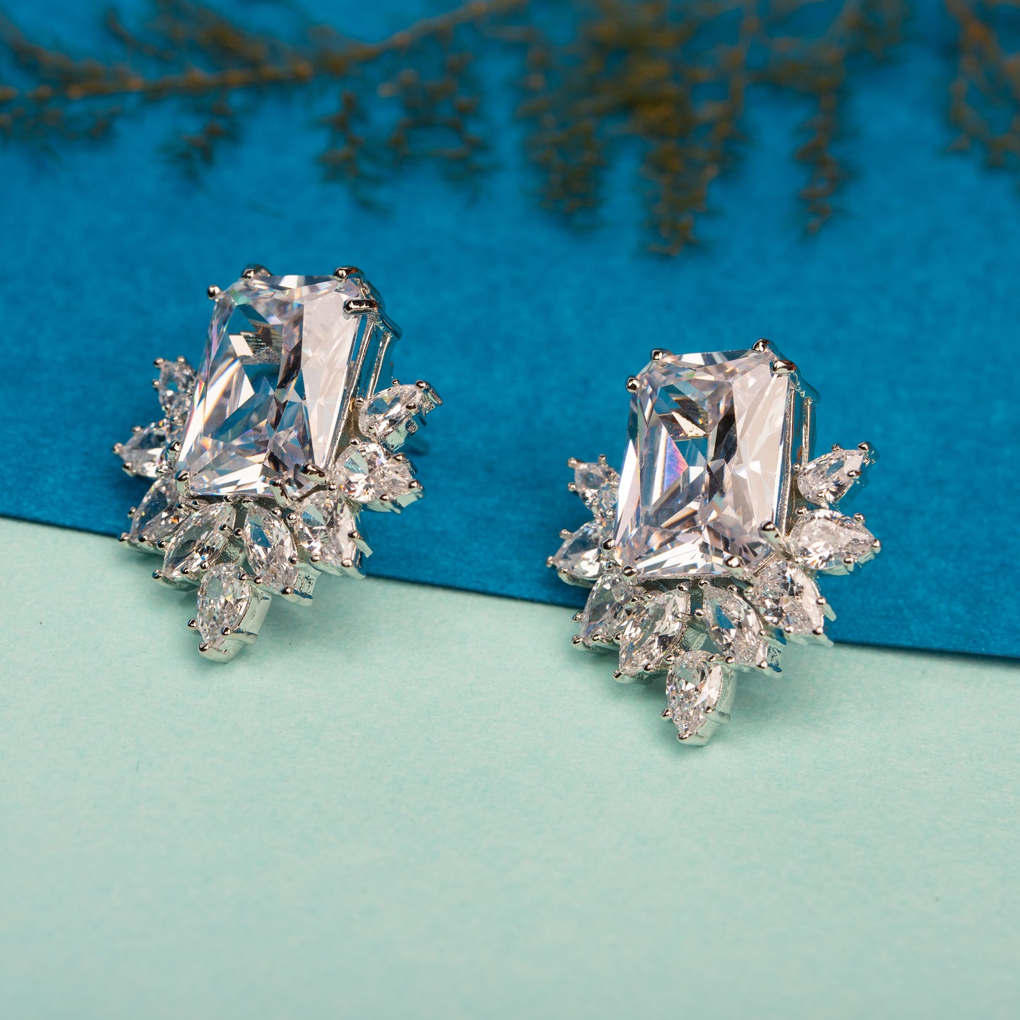 Crystal sparkle stud earring