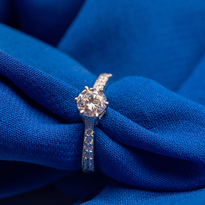 Gen z solitaire ring