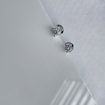 Gen Z solitaire stud
