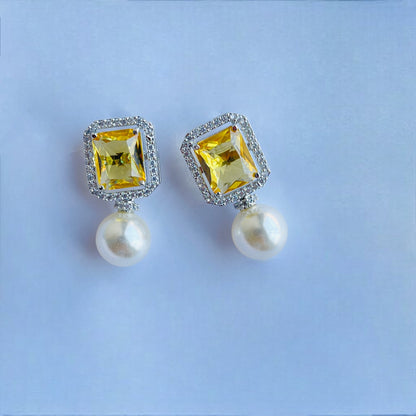Minimella pearl everyday stud earring
