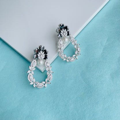 Pearto marquise pearl earring