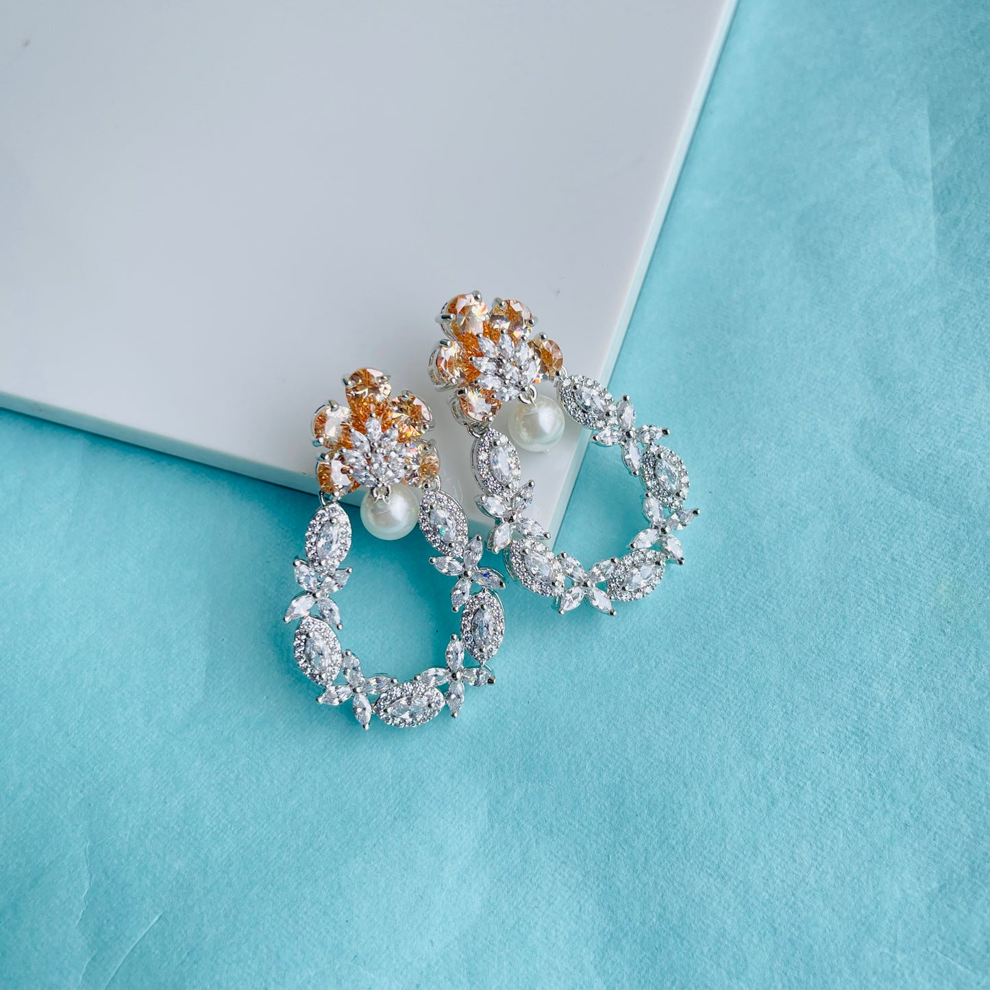 Pearto marquise pearl earring