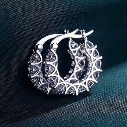 Solitaire sparkling hoop