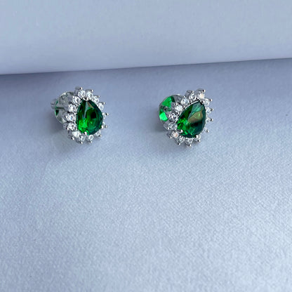 Minimella pear sparkle earring