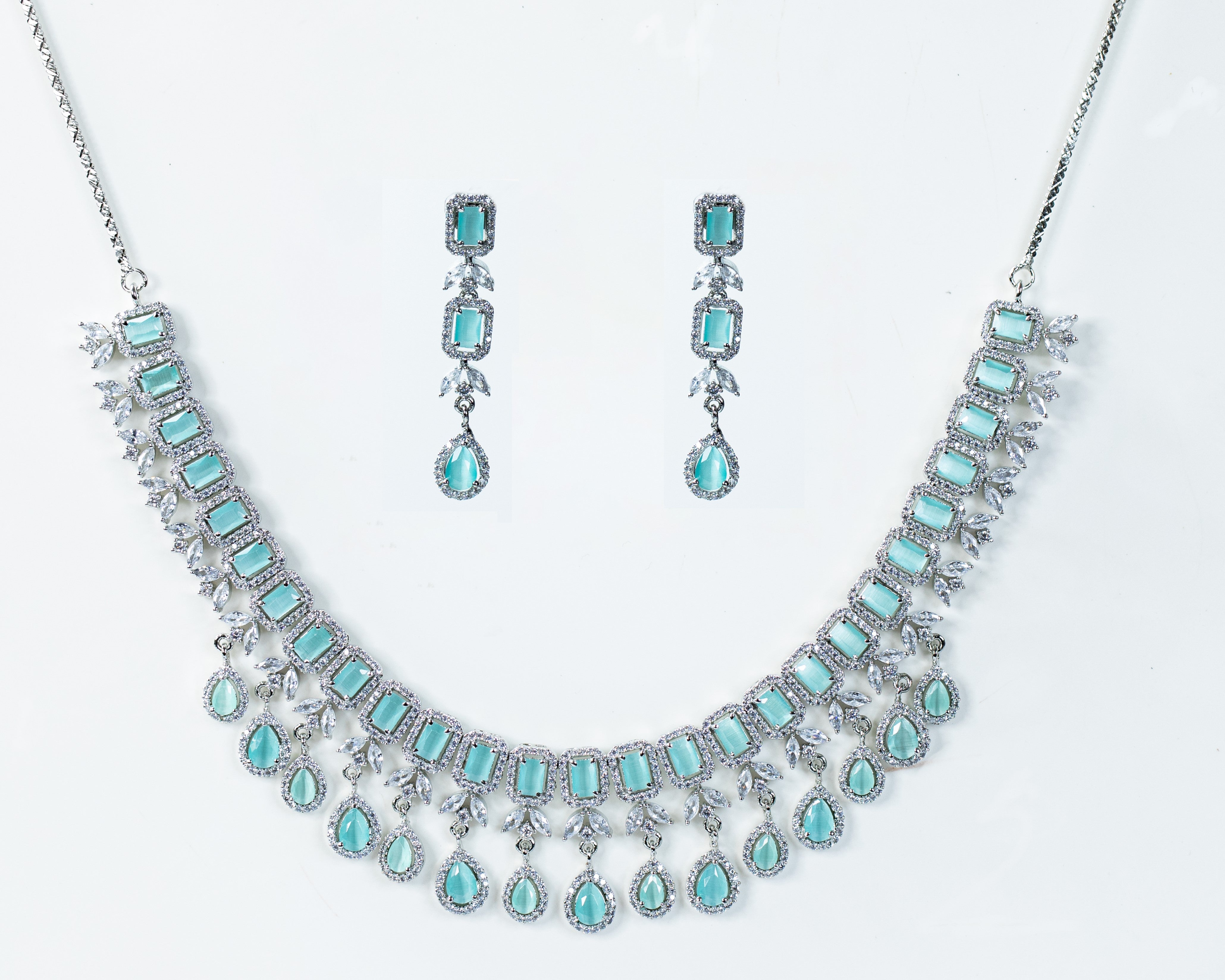 Buy Aquamarine Pendant, 18k Gold Aquamarine Necklace, Birthstone Gift Jewelry  Set, AAA Aquamarine Gemstone Pendant, Gold Chain Necklace Online in India -  Etsy