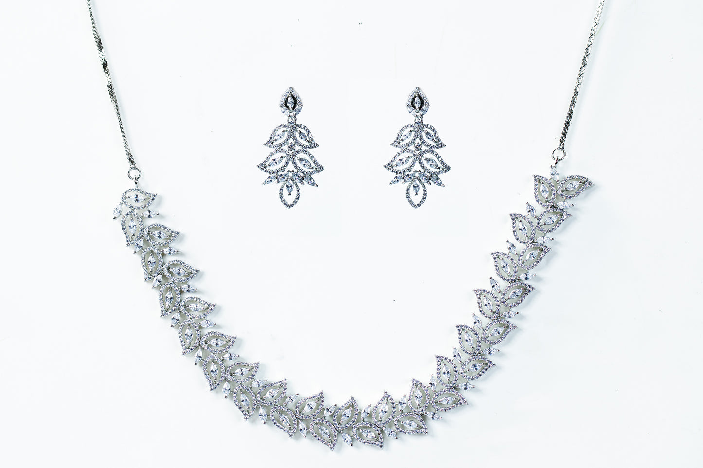 Buy Natura elegance necklace Set Online
