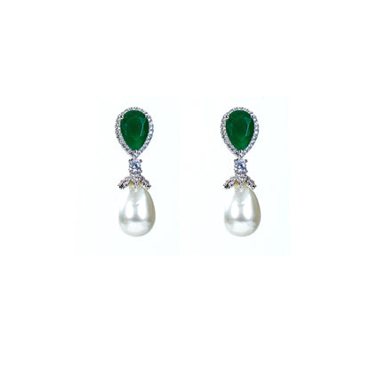 Beautiful Women's pearl Earring Online